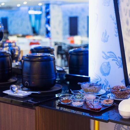 Rodina Beach Hotel Jomtien Beach Buitenkant foto
