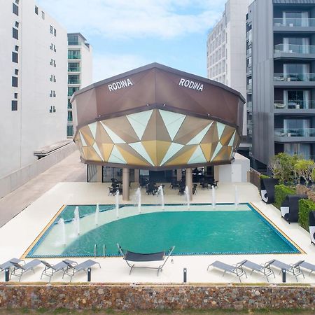 Rodina Beach Hotel Jomtien Beach Buitenkant foto
