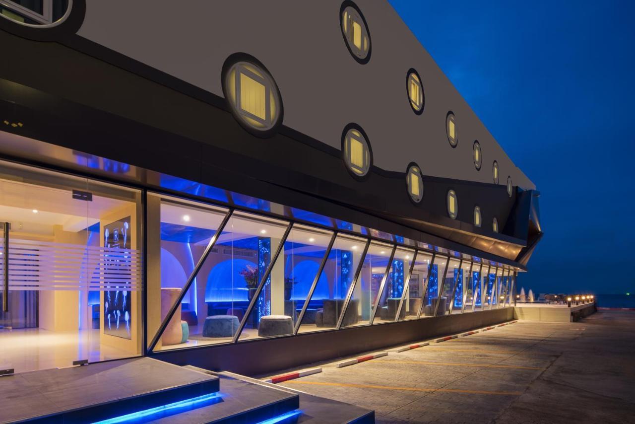 Rodina Beach Hotel Jomtien Beach Buitenkant foto