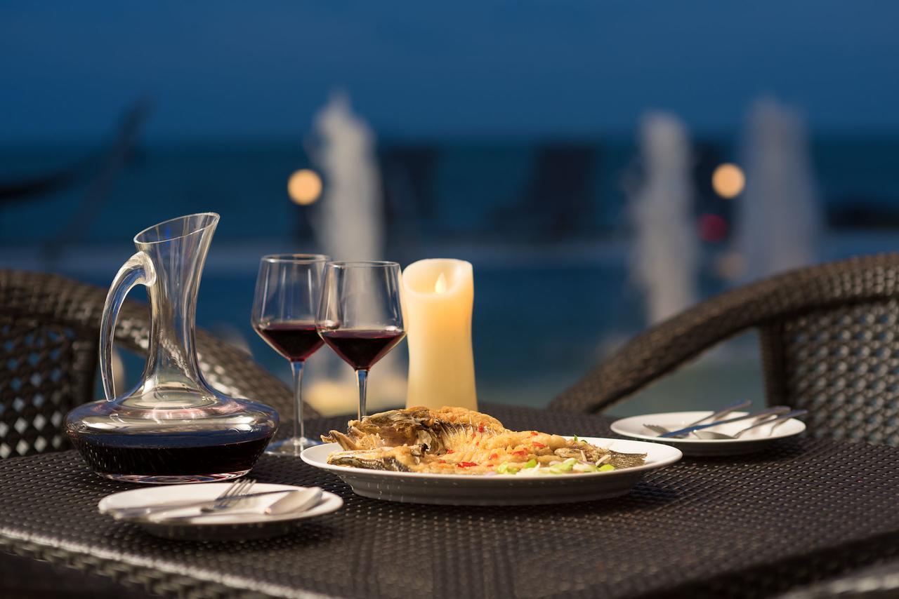 Rodina Beach Hotel Jomtien Beach Buitenkant foto