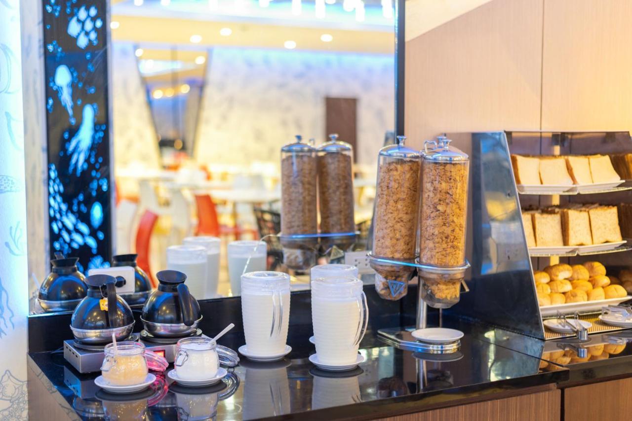 Rodina Beach Hotel Jomtien Beach Buitenkant foto